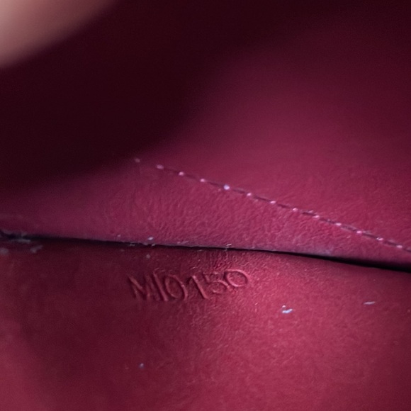 Louis Vuitton Red Kiss Lock Wallet - Picture 12 of 14